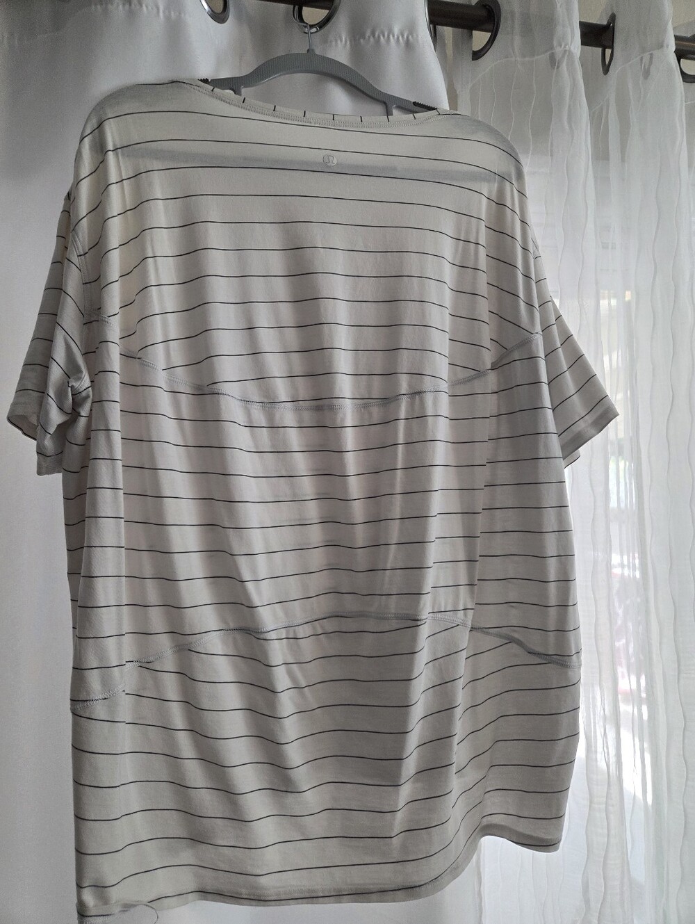 Lululemon Back In Action Size 10 - Picture 2 of 2